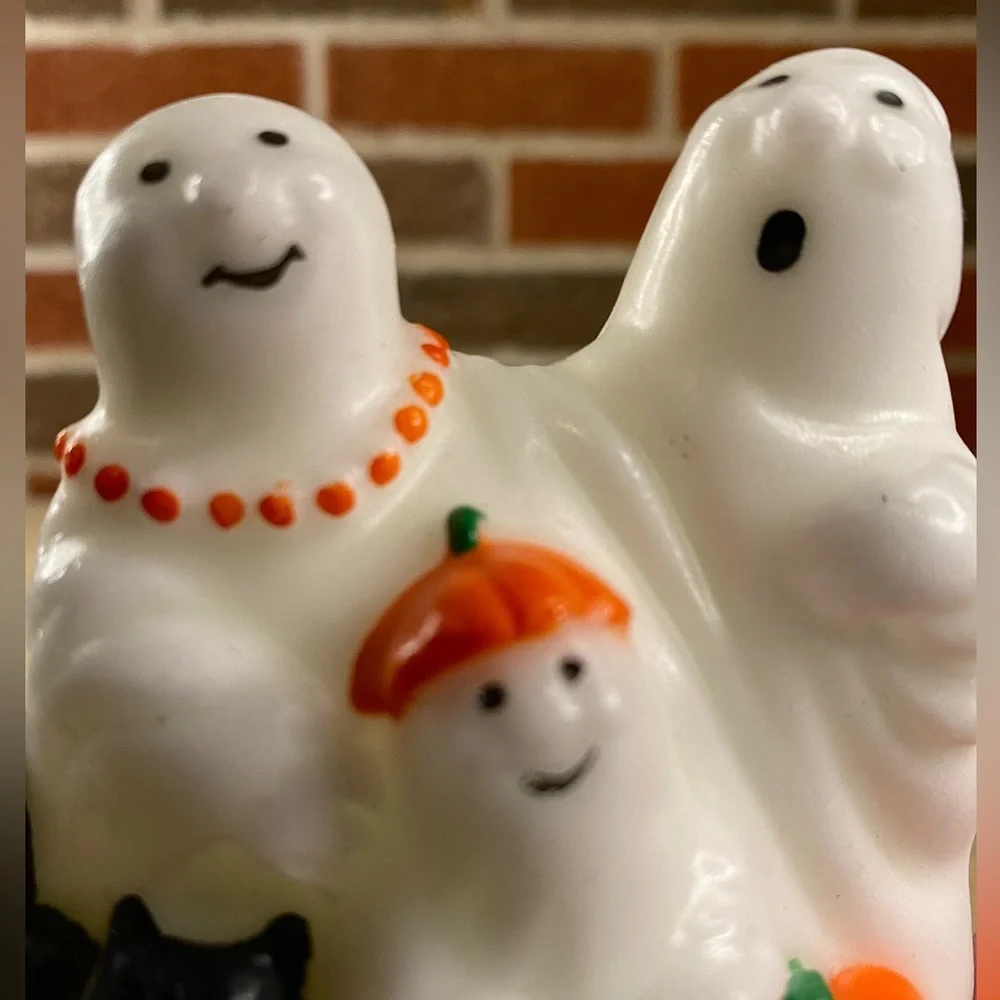 Vtg Avon Halloween Ghostly Glow‎ Wax Figurine Ghosts Black Cat Jack O Lanterns